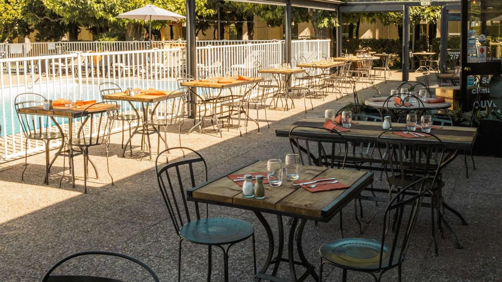 Hotel ibis Styles Avignon Sud