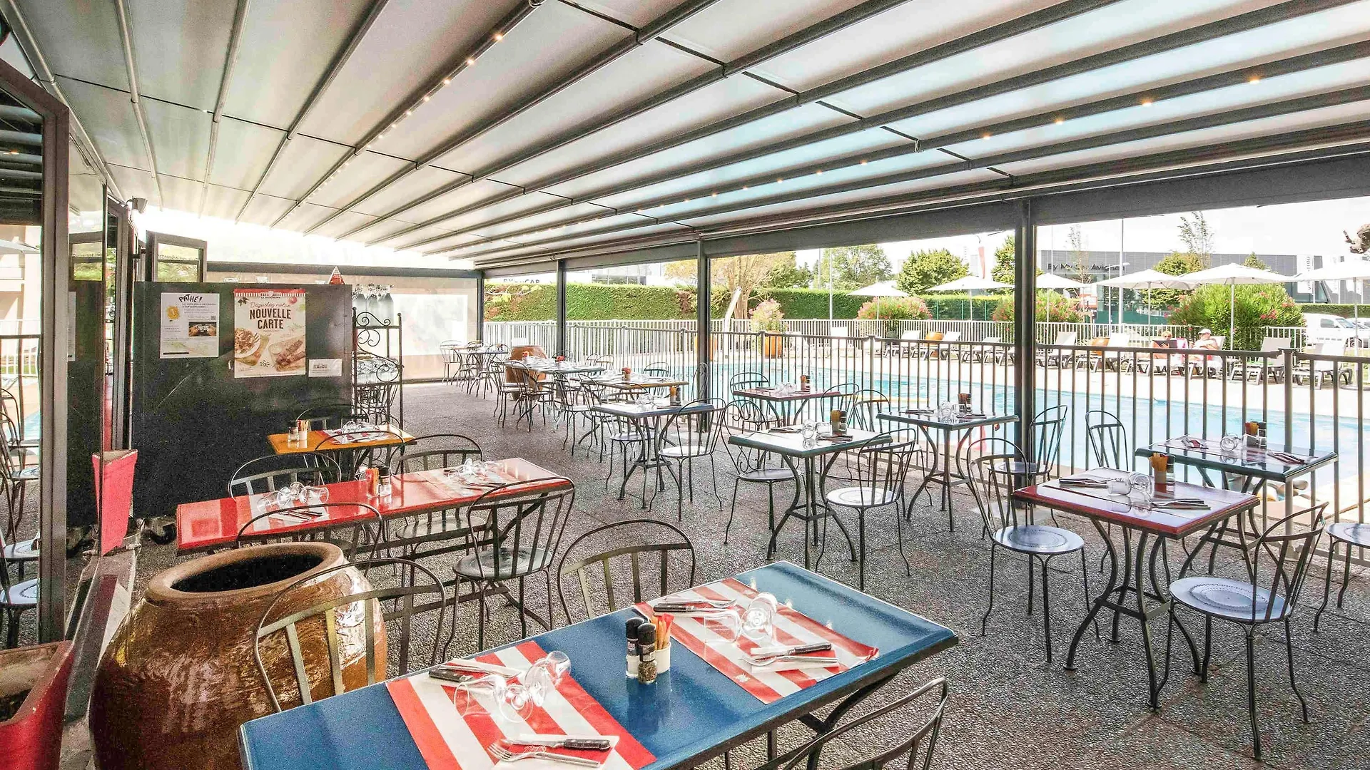 Hotel Ibis Styles Avignon Sud 3*,  Francja