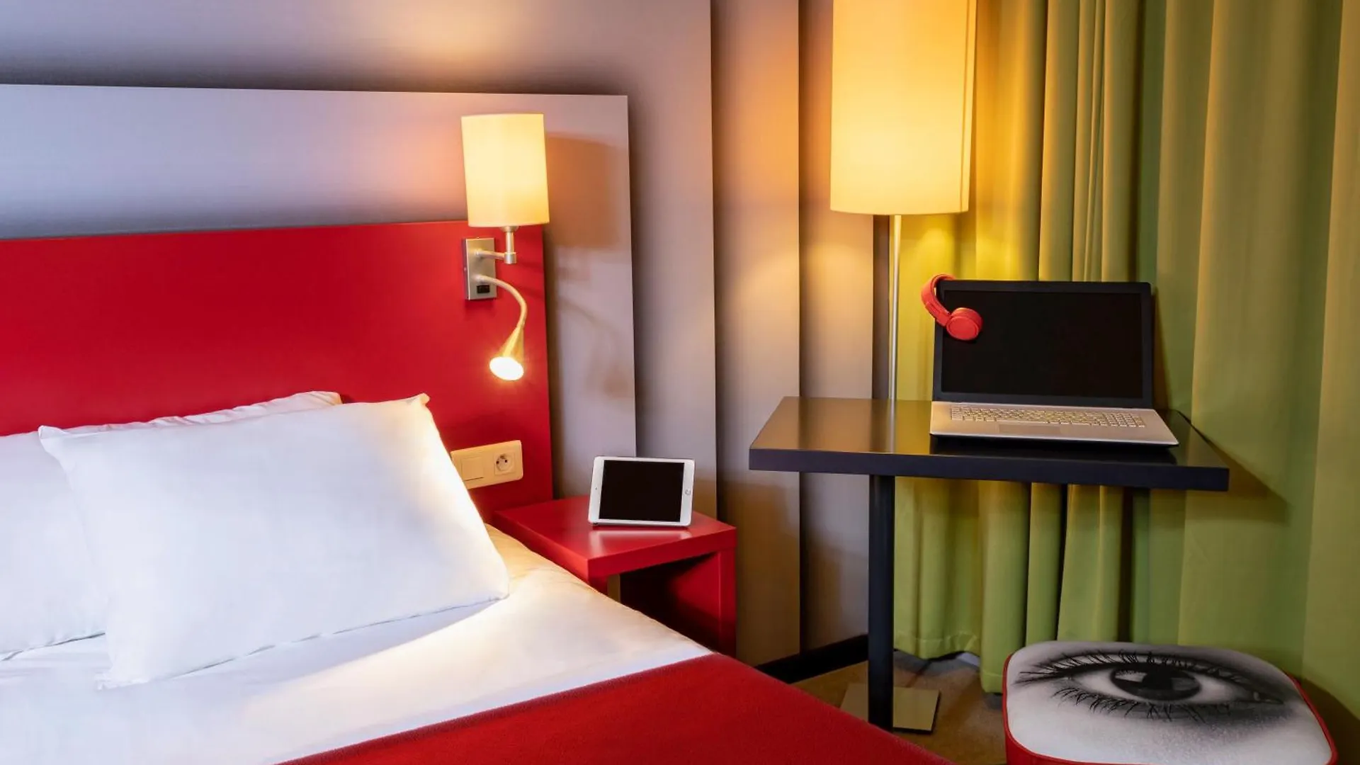 Hotel Ibis Styles Avignon Sud 3*,